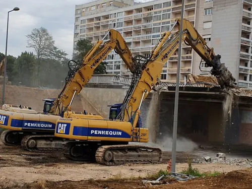 En vidéo : démolition du pont Kir 